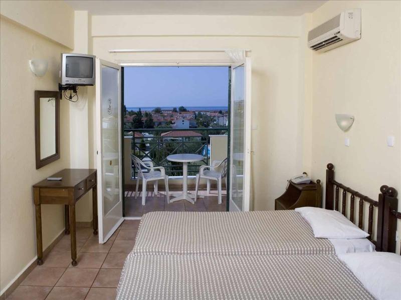 Julia Hotel Skála Foúrkas Екстериор снимка